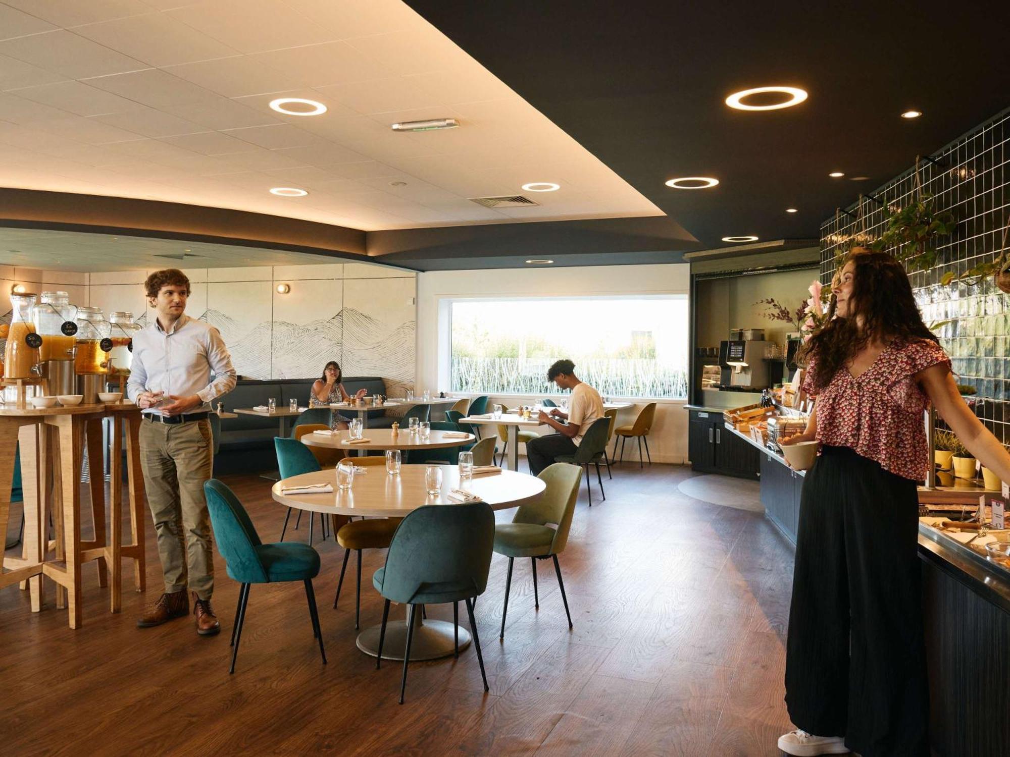 Novotel Reims Тинкё Экстерьер фото