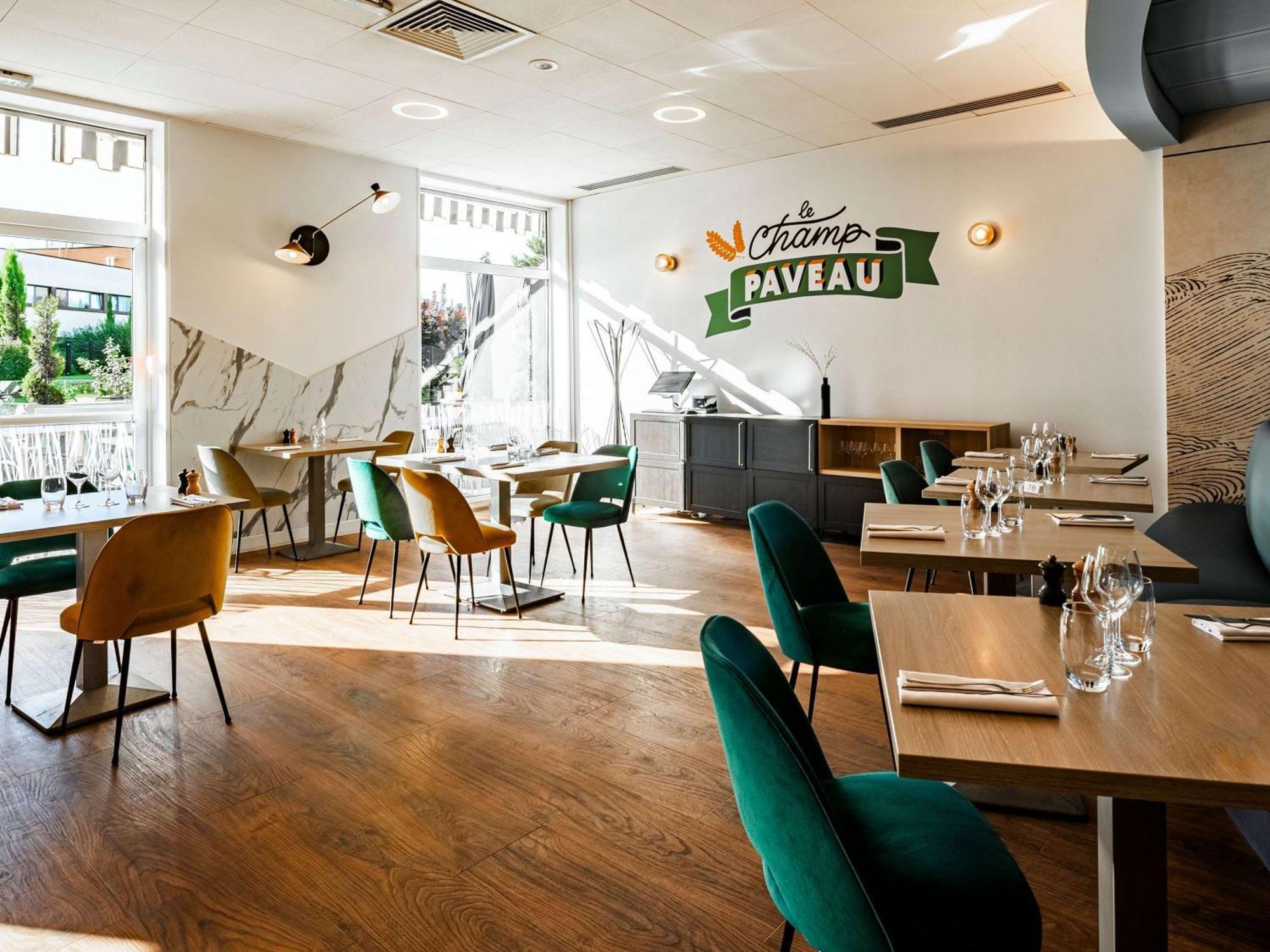 Novotel Reims Тинкё Экстерьер фото