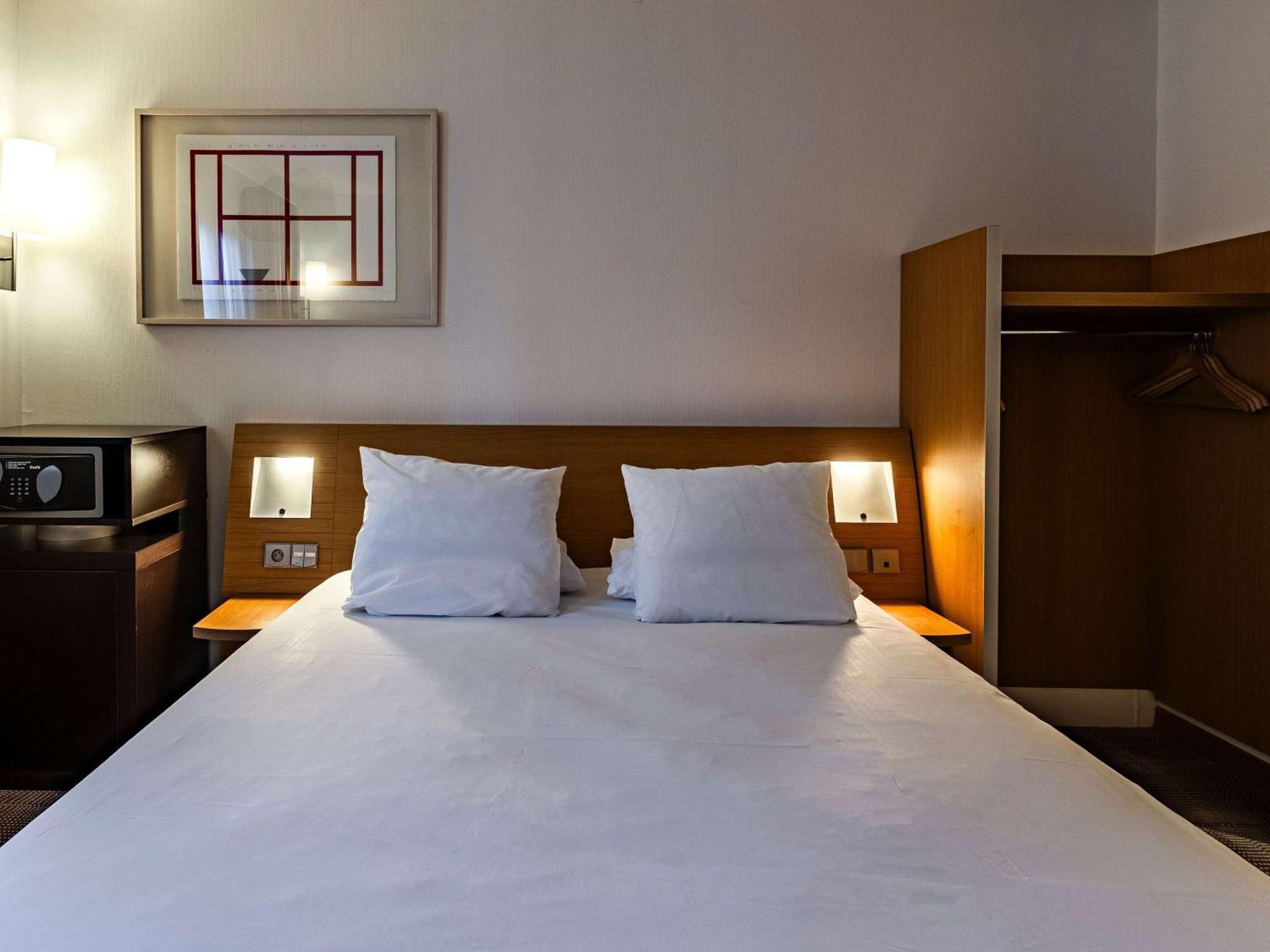 Novotel Reims Тинкё Экстерьер фото