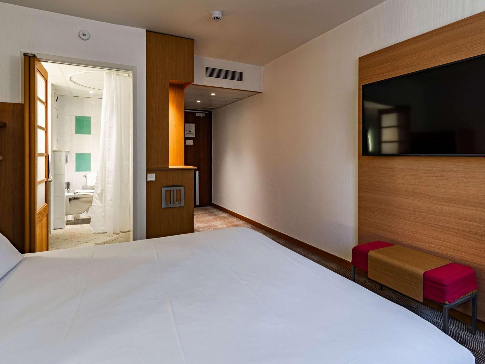 Novotel Reims Тинкё Экстерьер фото